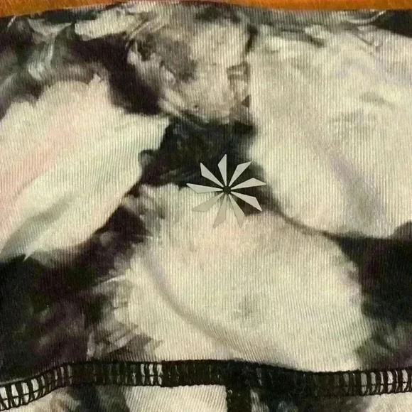 Athleta Chaturanga Grey and White Floral Legging - Picture 8 of 8